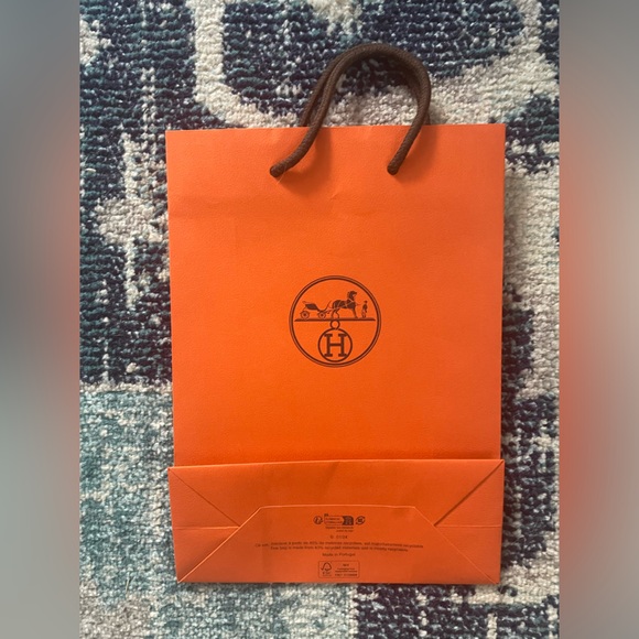 Hermes Shopping Bag - Picture 2 of 3